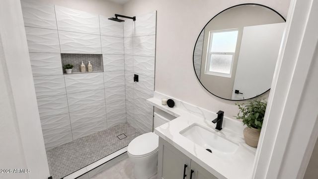 8511 W INDIANOLA Avenue, Phoenix, AZ 85037