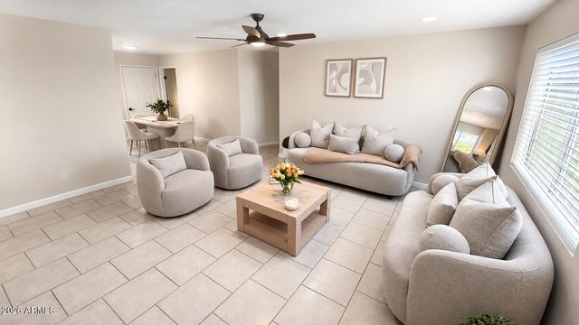 8511 W INDIANOLA Avenue, Phoenix, AZ 85037