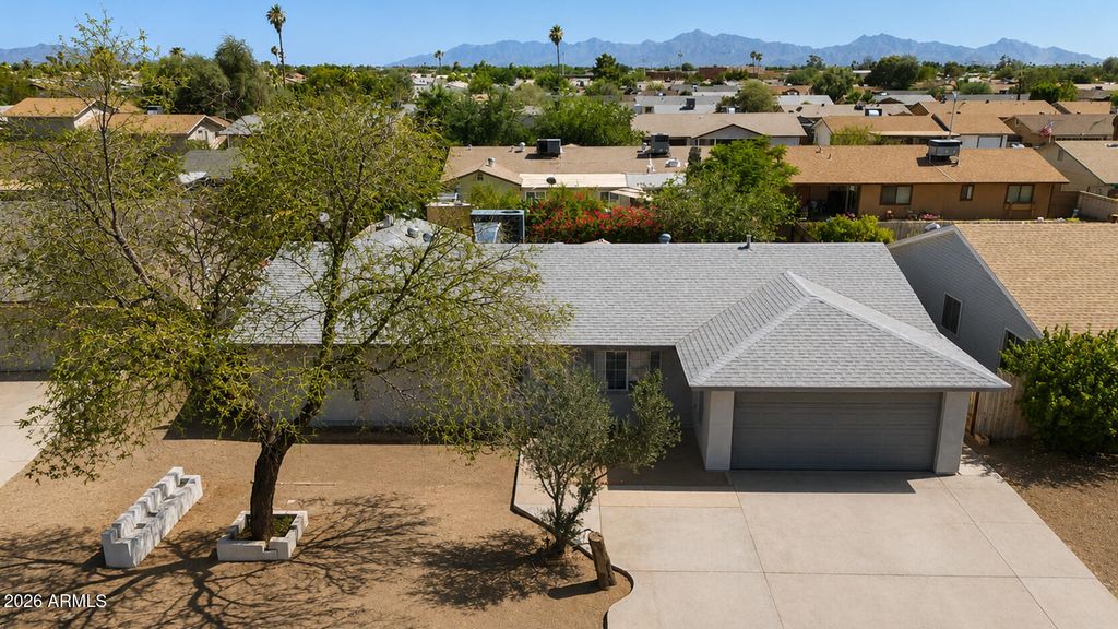 8511 W INDIANOLA Avenue, Phoenix, AZ 85037