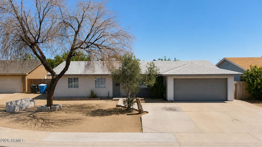 8511 W INDIANOLA Avenue, Phoenix, AZ 85037 — photo 2
