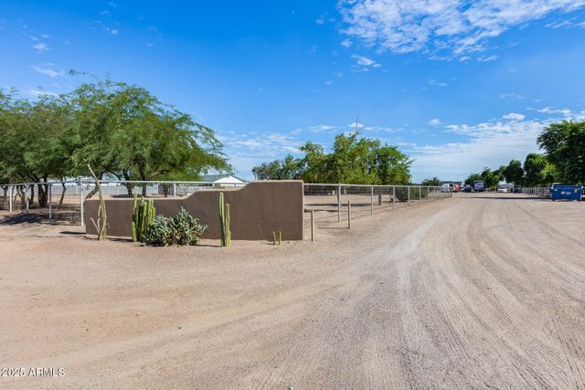 3877 E HASH KNIFE DRAW Road, San Tan Valley, AZ 85140