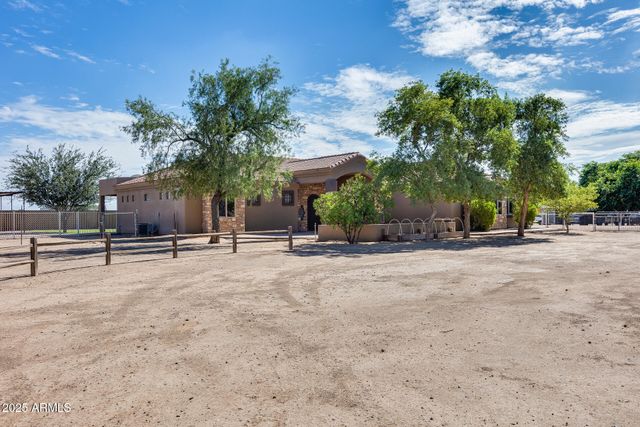 3877 E HASH KNIFE DRAW Road, San Tan Valley, AZ 85140