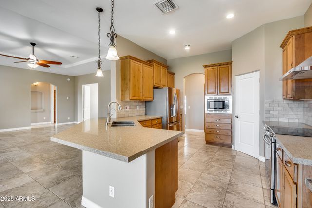 3877 E HASH KNIFE DRAW Road, San Tan Valley, AZ 85140