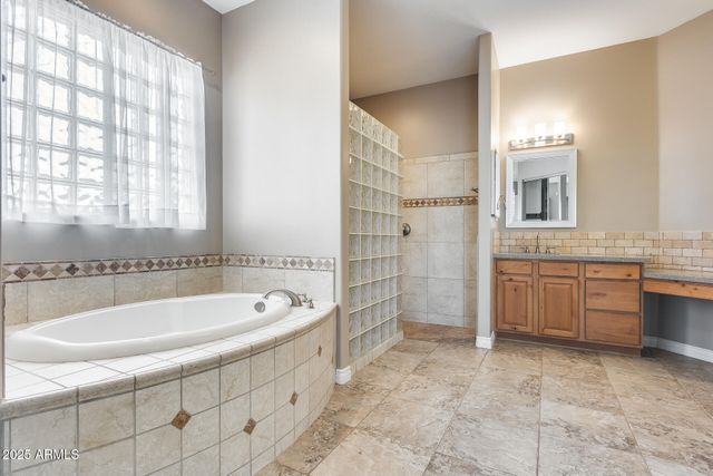 3877 E HASH KNIFE DRAW Road, San Tan Valley, AZ 85140