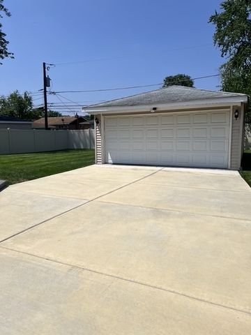 358 Pine Avenue, Wood Dale, IL 60191