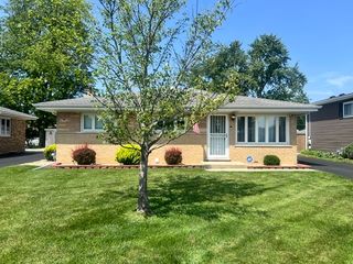 358 Pine Avenue, Wood Dale, IL 60191