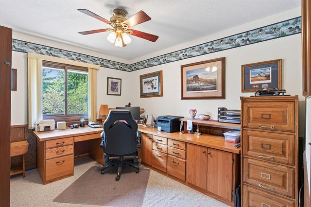 420 N Comstock Lane N, Plymouth, MN 55447