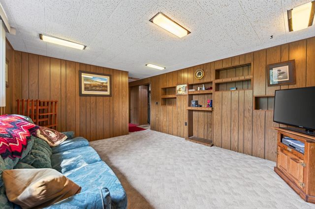 420 N Comstock Lane N, Plymouth, MN 55447