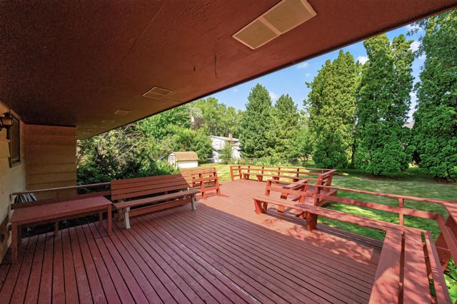 420 N Comstock Lane N, Plymouth, MN 55447