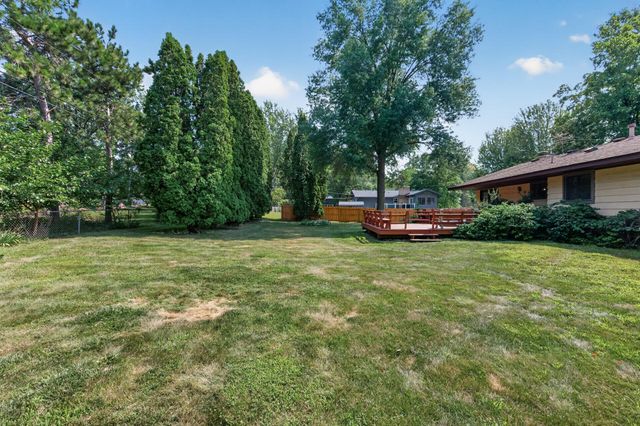 420 N Comstock Lane N, Plymouth, MN 55447