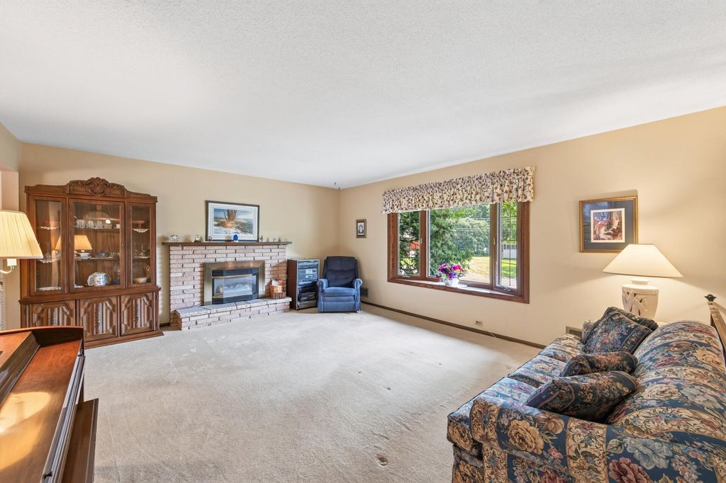 420 N Comstock Lane N, Plymouth, MN 55447 — photo 5