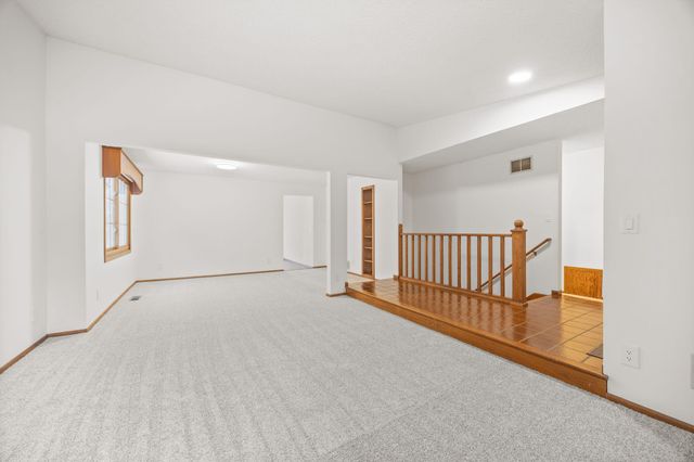 9556 Brighton Lane, Eden Prairie, MN 55347