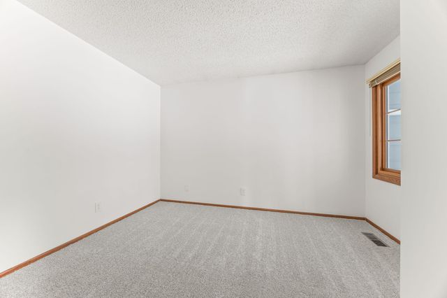 9556 Brighton Lane, Eden Prairie, MN 55347