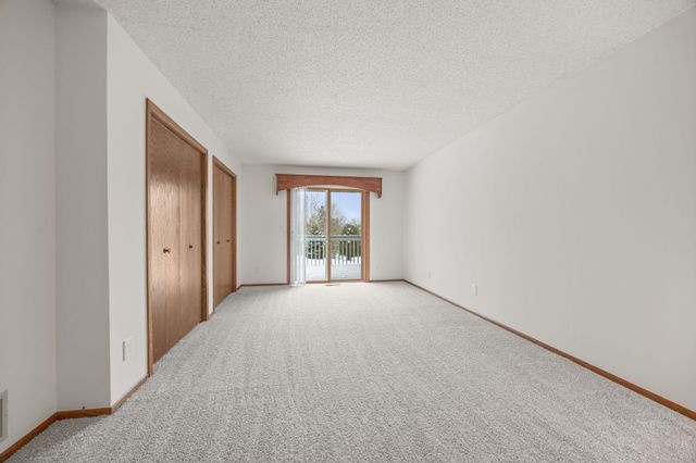 9556 Brighton Lane, Eden Prairie, MN 55347