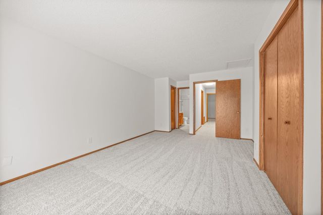 9556 Brighton Lane, Eden Prairie, MN 55347