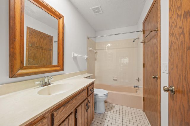 9556 Brighton Lane, Eden Prairie, MN 55347