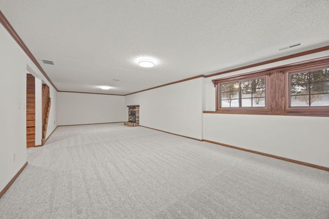 9556 Brighton Lane, Eden Prairie, MN 55347