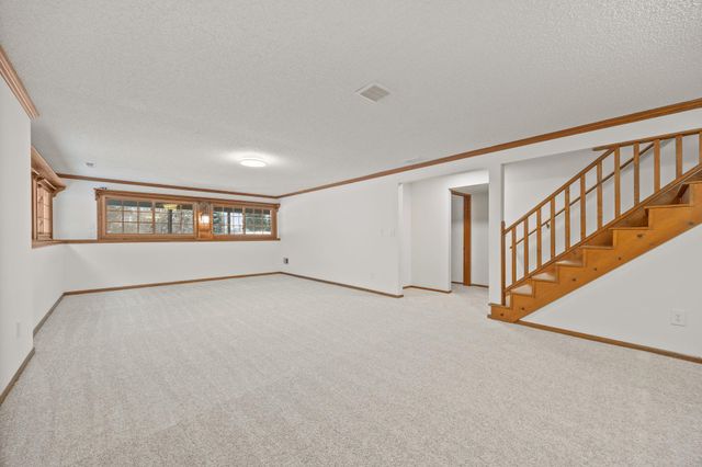 9556 Brighton Lane, Eden Prairie, MN 55347