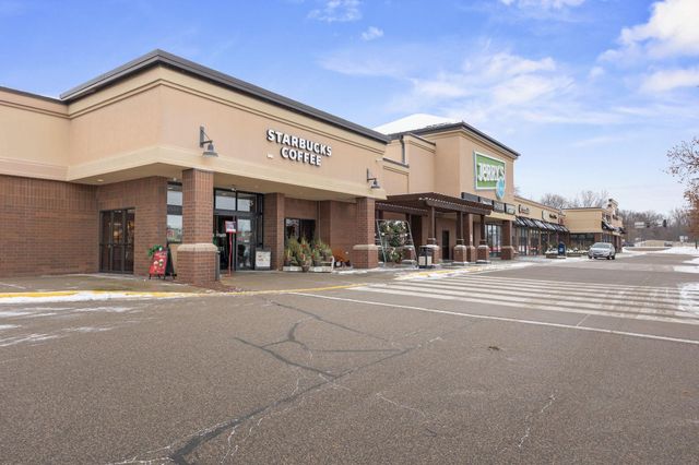 9556 Brighton Lane, Eden Prairie, MN 55347