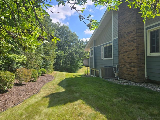 9556 Brighton Lane, Eden Prairie, MN 55347