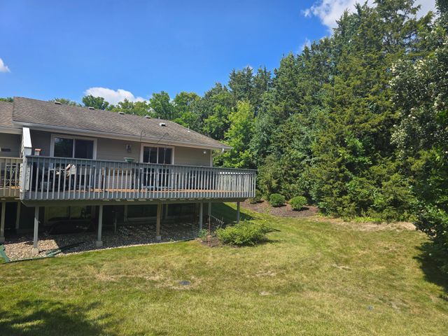 9556 Brighton Lane, Eden Prairie, MN 55347