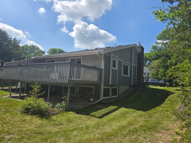 9556 Brighton Lane, Eden Prairie, MN 55347