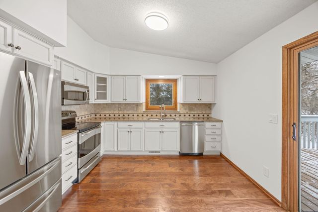 9556 Brighton Lane, Eden Prairie, MN 55347