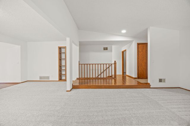 9556 Brighton Lane, Eden Prairie, MN 55347