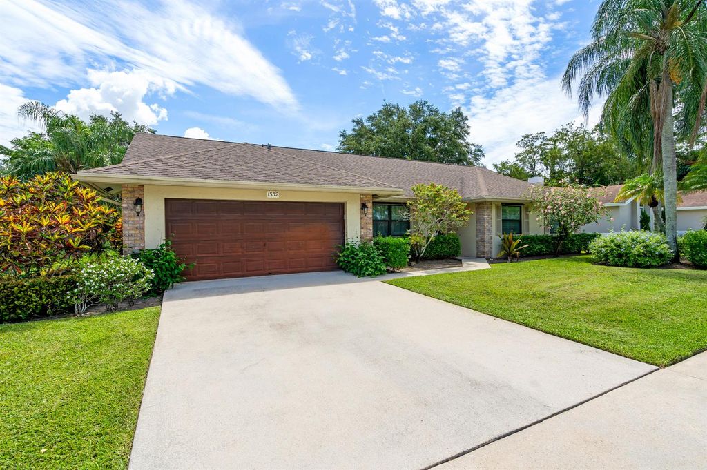 1532 Primrose Lane, Wellington, FL 33414