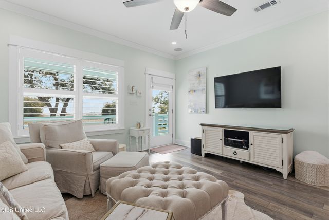 123 E 5th Street, Long Beach, MS 39560