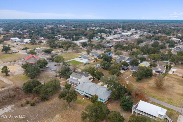 123 E 5th Street, Long Beach, MS 39560