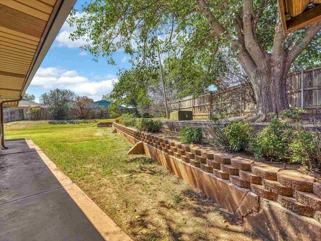 715 SW Englewood Dr, Lawton, OK 73505