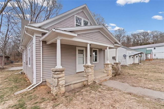 118 Vaughn Street, Excelsior Springs, MO 64024