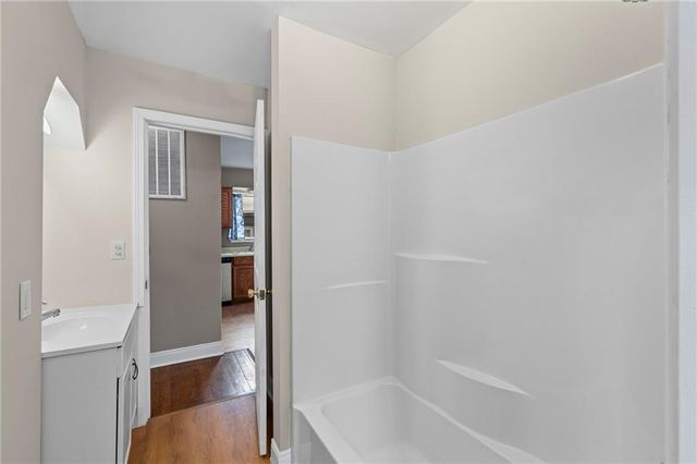 118 Vaughn Street, Excelsior Springs, MO 64024