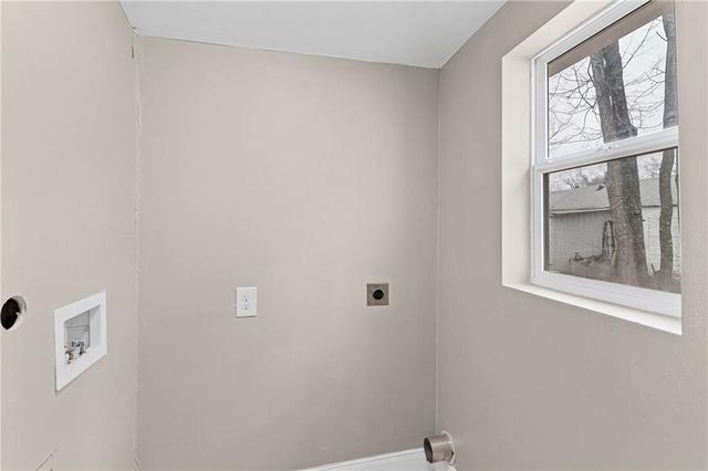 118 Vaughn Street, Excelsior Springs, MO 64024