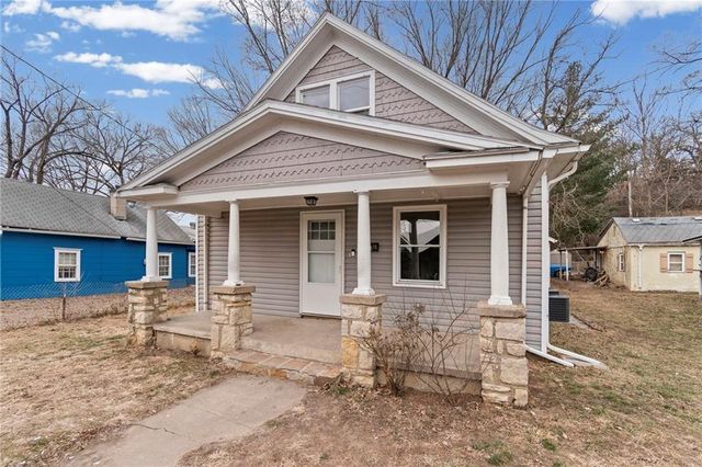 118 Vaughn Street, Excelsior Springs, MO 64024