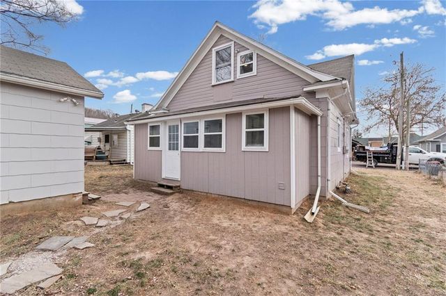 118 Vaughn Street, Excelsior Springs, MO 64024