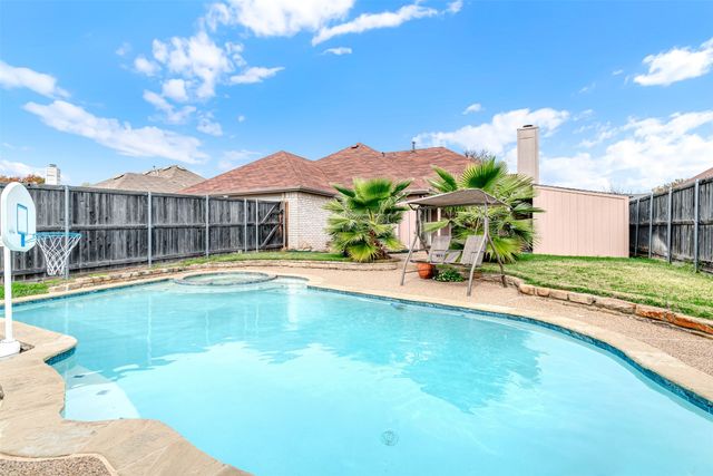 7606 Munich Drive, Rowlett, TX 75089