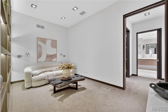 22 Fordyce Lane, Ladue, MO 63124