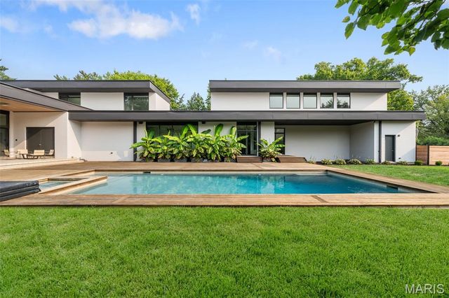 22 Fordyce Lane, Ladue, MO 63124