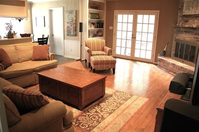 13822 Saint Marys Lane, Houston, TX 77079