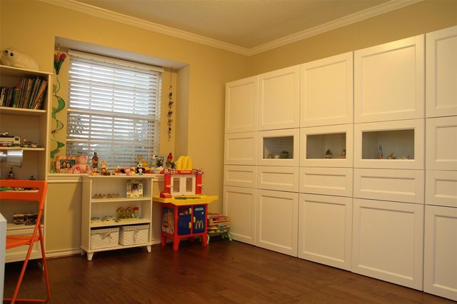 13822 Saint Marys Lane, Houston, TX 77079