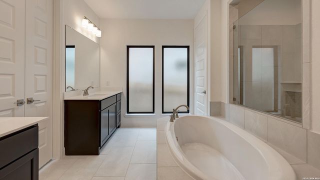 10726 Saleh Corner, San Antonio, TX 78224