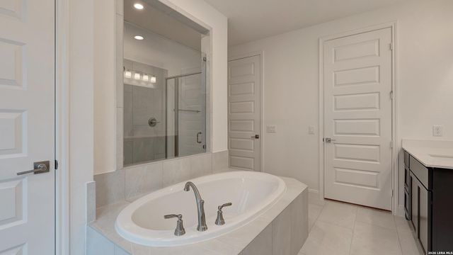 10726 Saleh Corner, San Antonio, TX 78224