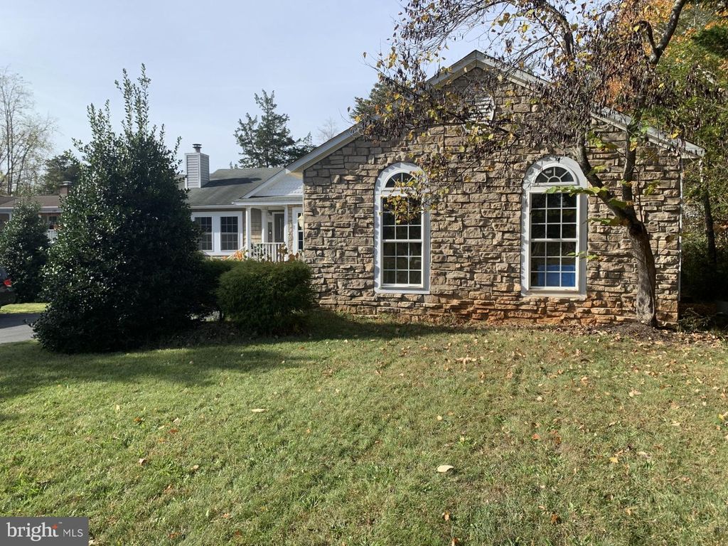 109 FAIRFAX LN, Locust Grove, VA 22508