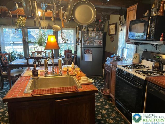 1395 Sleepy Hollow, Milford Twp, PA 18073