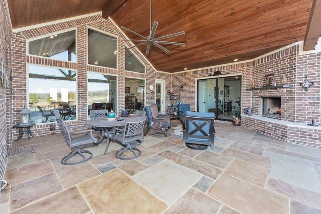 1466 County Road 1270, Alvord, TX 76225