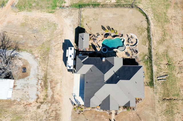 1466 County Road 1270, Alvord, TX 76225