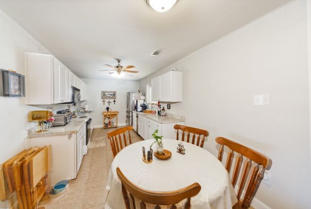 1466 County Road 1270, Alvord, TX 76225