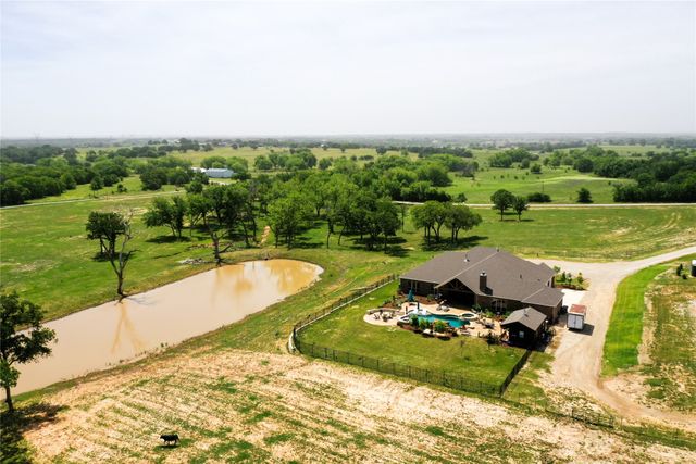 1466 County Road 1270, Alvord, TX 76225